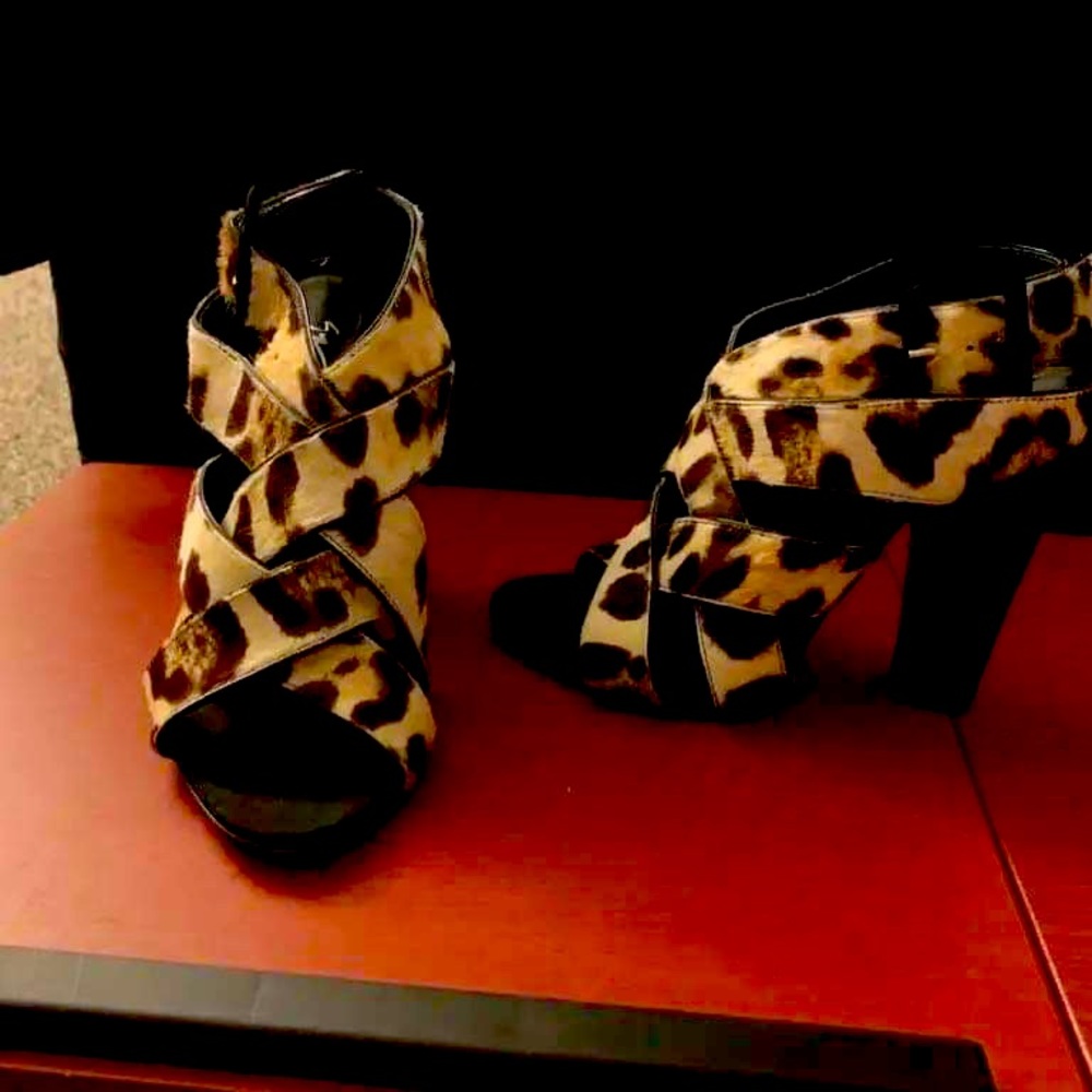 Leapard print heels